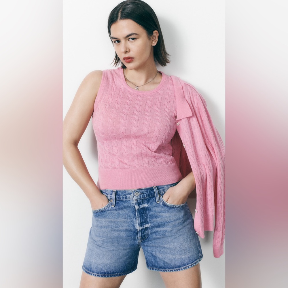 NWT - AGOLDE Parker Long Shorts Color: Occurrence
Size: 28